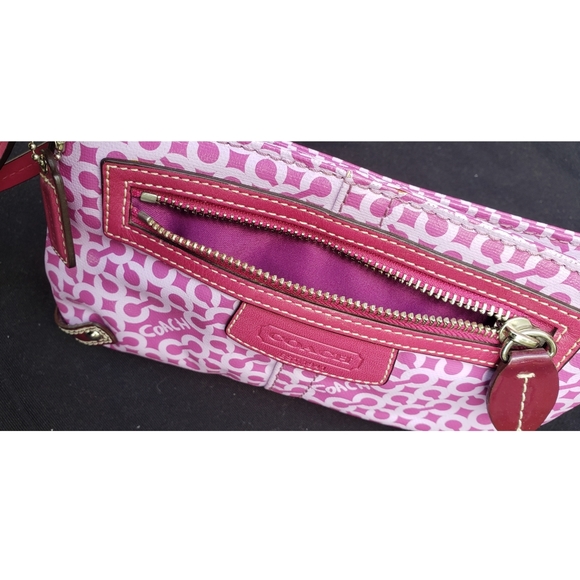 Coach - Picture 4 of 4